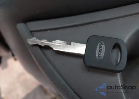 1999 Ford E-350 Super Duty Xl/Xlt from USA, damaged, VIN 1FBSS31LXXHA10242